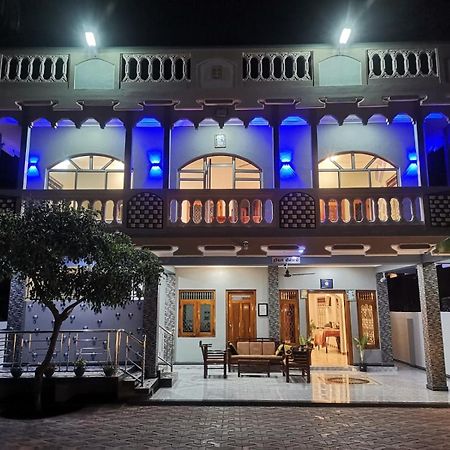 Nallur Holidays Inn Jaffna Exteriör bild