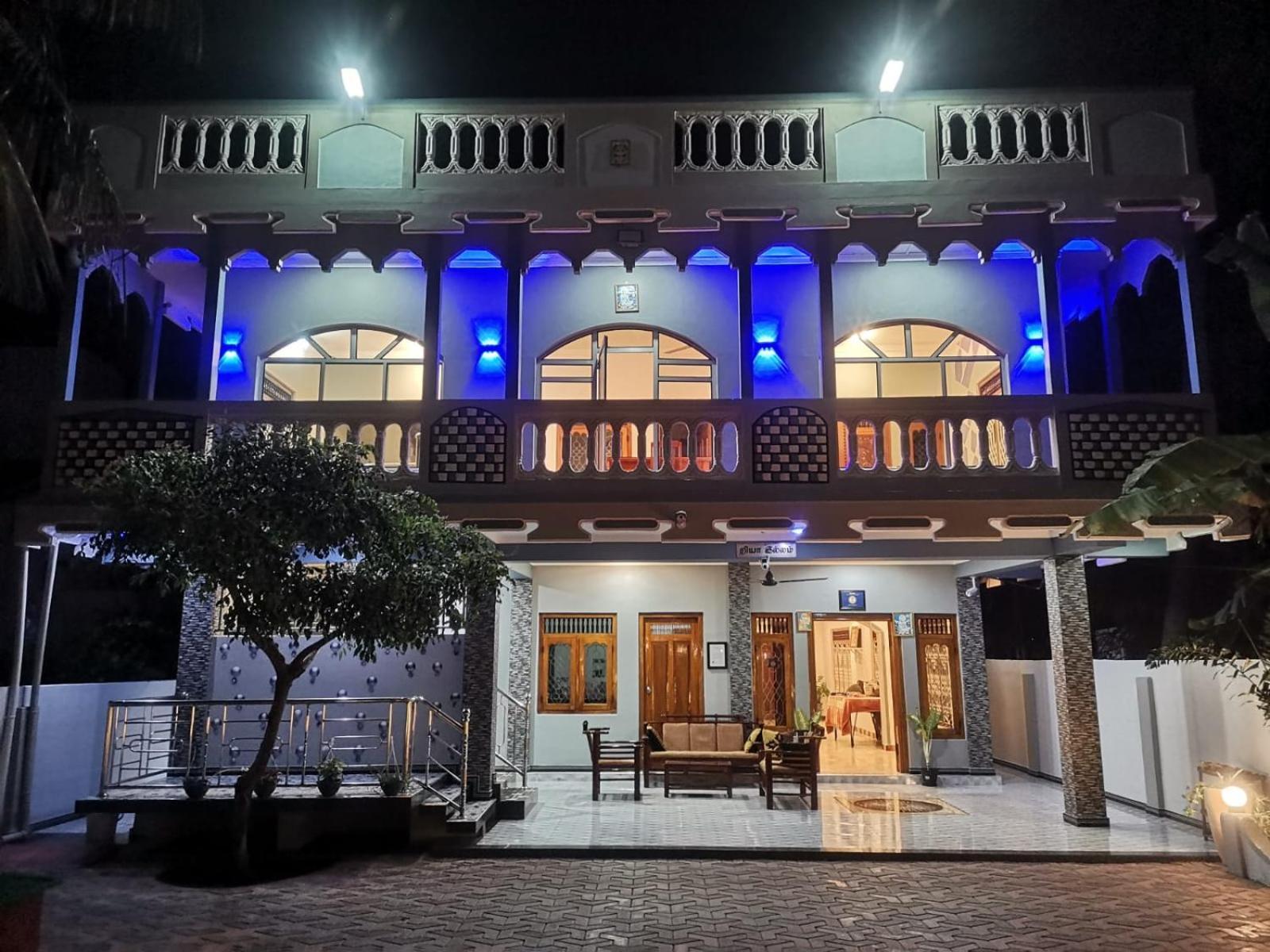 Nallur Holidays Inn Jaffna Exteriör bild