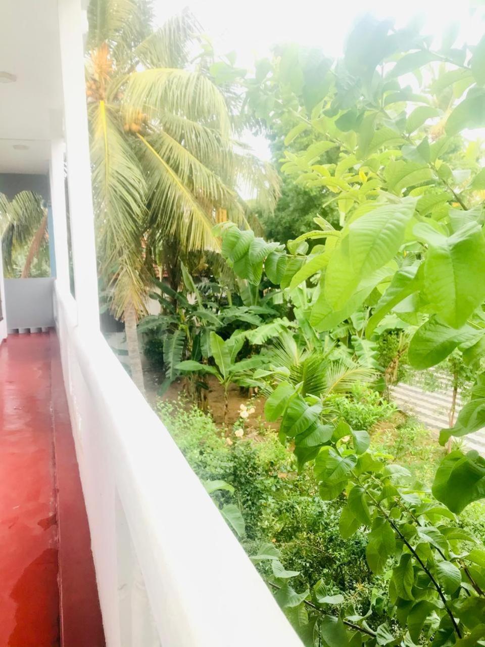 Nallur Holidays Inn Jaffna Exteriör bild
